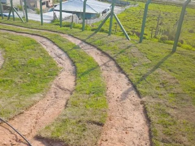 Chácara com 2500m², à venda, no bairro Loteamento Chácaras Ingrid em Taubaté