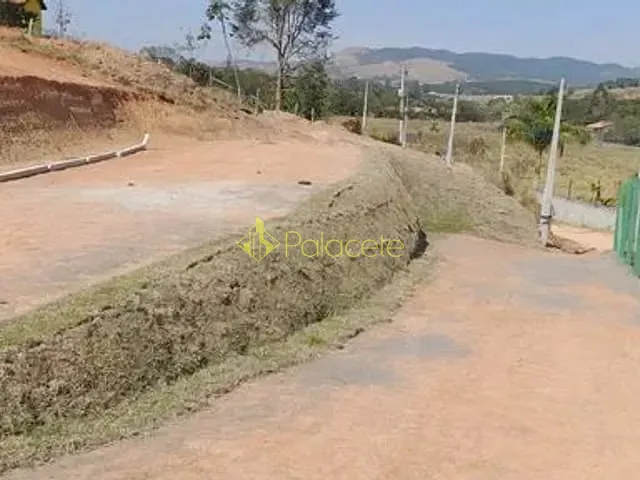 Chácara com 2500m², à venda, no bairro Loteamento Chácaras Ingrid em Taubaté