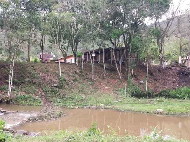 Chácara com 10000m² 3 quartos e 2 banheiros, à venda, no bairro Ribeirão Grande em Pindamonhangaba