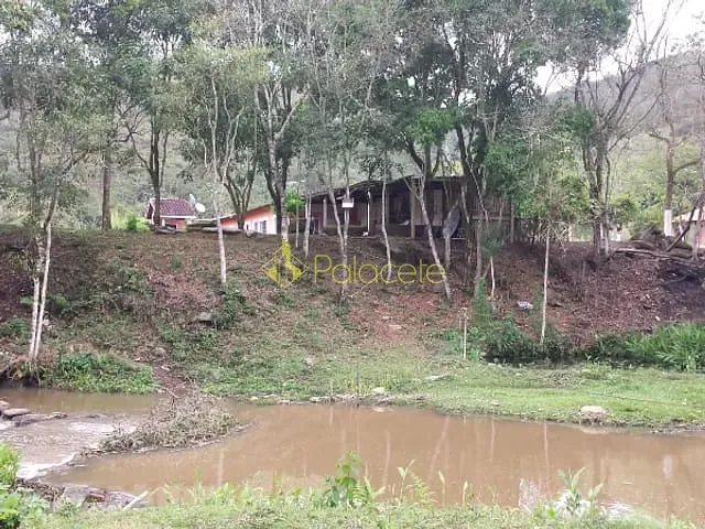 Chácara com 10000m² 3 quartos e 2 banheiros, à venda, no bairro Ribeirão Grande em Pindamonhangaba