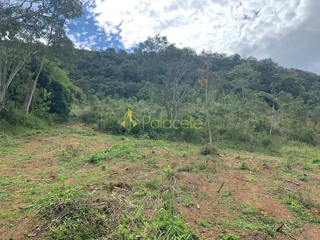 Chácara à venda, no bairro Zona Rural em Lagoinha