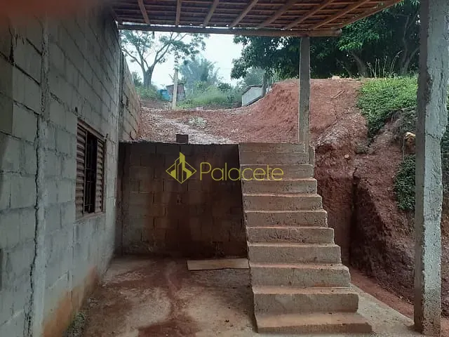 Chácara com 1260m² 2 quartos e 1 banheiro, à venda, no bairro Goiabal em Pindamonhangaba
