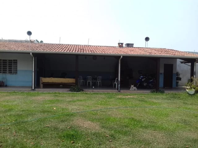 Chácara com 300m², à venda, no bairro Parque São Luís em Taubaté