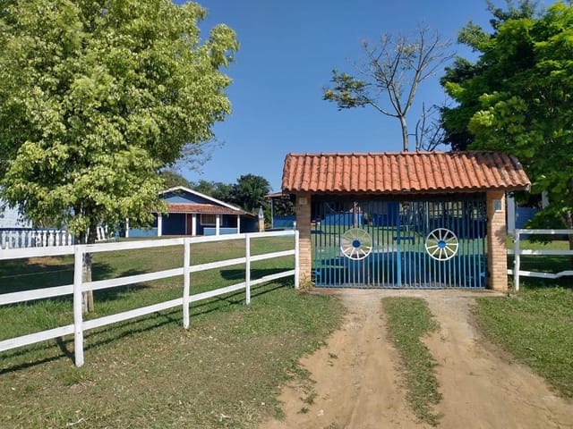 Chácara com 13700m² 1 quarto e 1 banheiro, à venda, no bairro Vila Menino Jesus em Caçapava