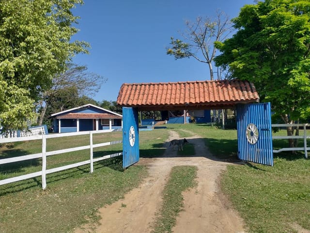 Chácara com 13700m² 1 quarto e 1 banheiro, à venda, no bairro Vila Menino Jesus em Caçapava