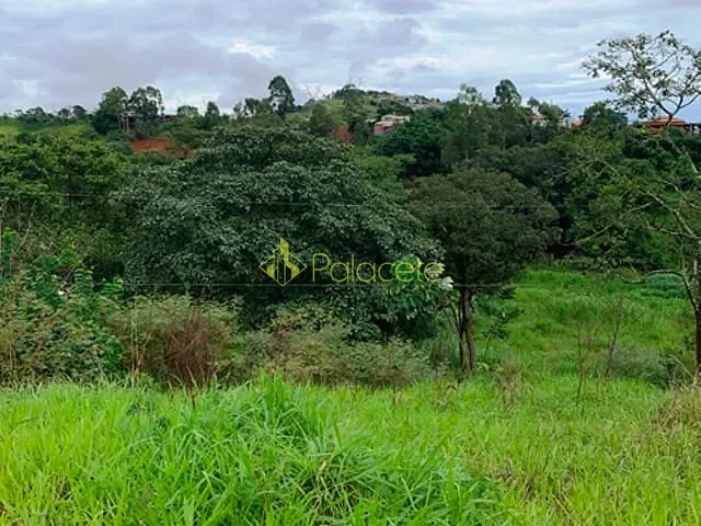 Chácara com 1667m², à venda, no bairro Goiabal em Pindamonhangaba