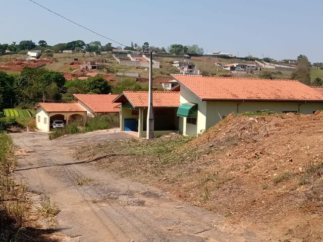 Chácara com 15000m² 6 quartos e 5 banheiros, à venda, no bairro Barreiro em Taubaté