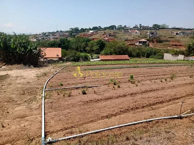 Chácara com 15000m² 6 quartos e 5 banheiros, à venda, no bairro Barreiro em Taubaté