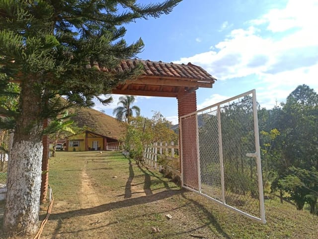 Chácara com 108000m² 3 quartos e 2 banheiros, à venda, no bairro Zona Rural em São José Dos Campos