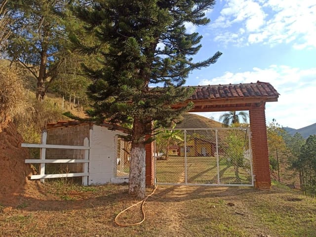 Chácara com 108000m² 3 quartos e 2 banheiros, à venda, no bairro Zona Rural em São José Dos Campos