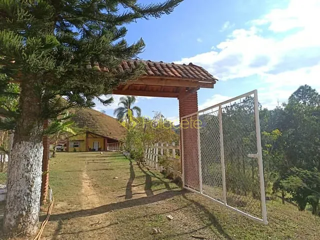 Chácara com 108000m² 3 quartos e 2 banheiros, à venda, no bairro Zona Rural em São José Dos Campos