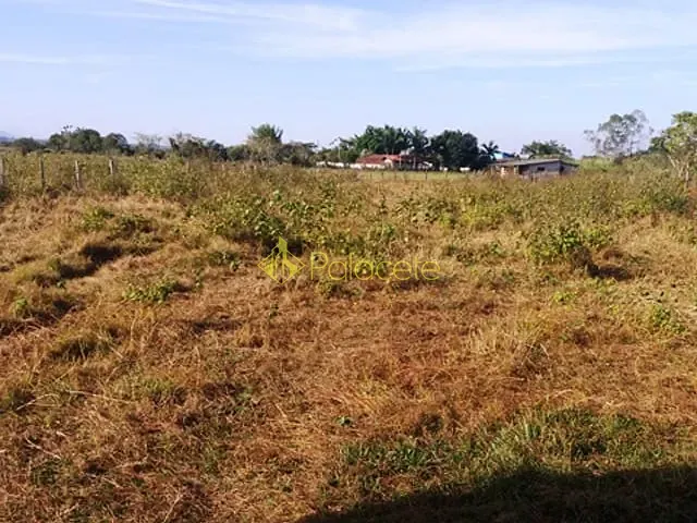 Terreno com 2000m², à venda, no bairro Cruz Pequena em Pindamonhangaba