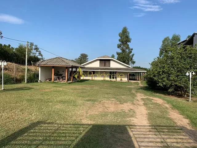 Chácara com 1000m² 3 quartos e 2 banheiros, à venda, no bairro Mandú em Pindamonhangaba