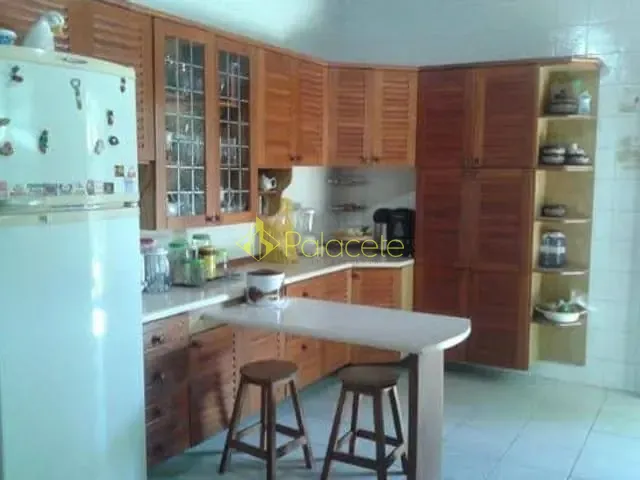 Chácara com 2300m² 3 quartos e 1 banheiro, à venda, no bairro Jardim Carlota em Pindamonhangaba