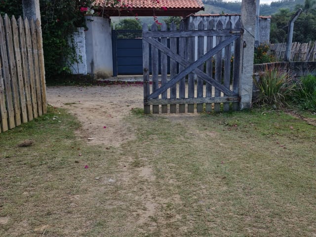 Chácara com 1200m² 2 quartos e 2 banheiros, à venda, no bairro Bom Sucesso em Pindamonhangaba