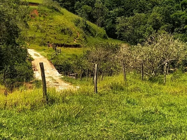 Chácara com 55189m², à venda, no bairro Registro em Taubaté