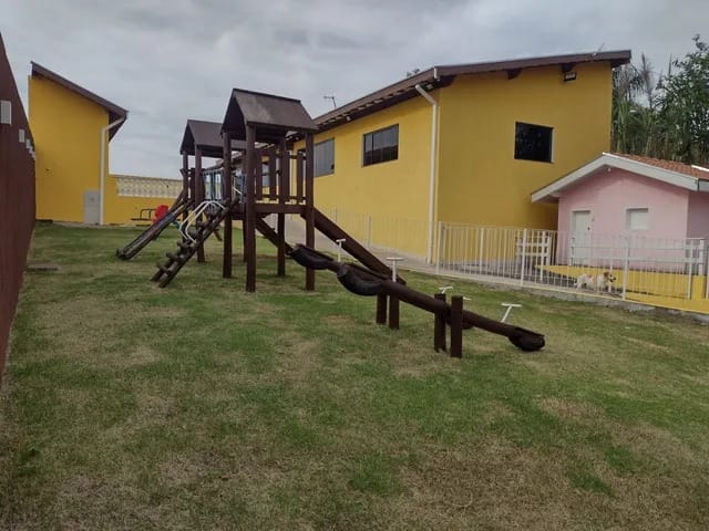 Chácara com 1385m² 4 quartos e 3 banheiros, à venda, no bairro Abaete em Taubaté