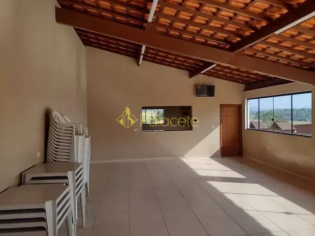 Chácara com 1385m² 4 quartos e 3 banheiros, à venda, no bairro Abaete em Taubaté
