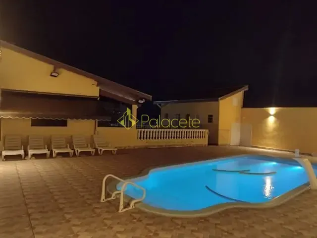 Chácara com 1385m² 4 quartos e 3 banheiros, à venda, no bairro Abaete em Taubaté