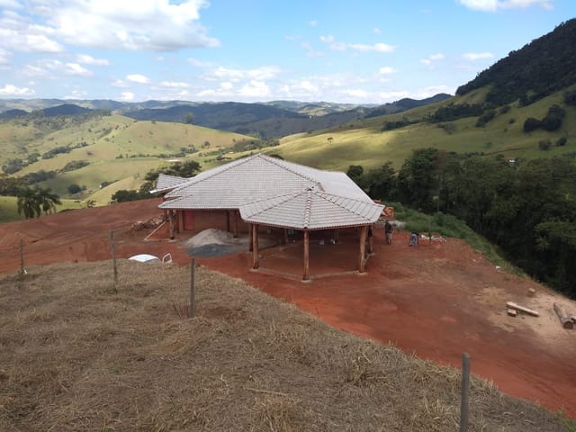 Chácara com 27000m² 3 quartos e 3 banheiros, à venda, no bairro . em Cambuí