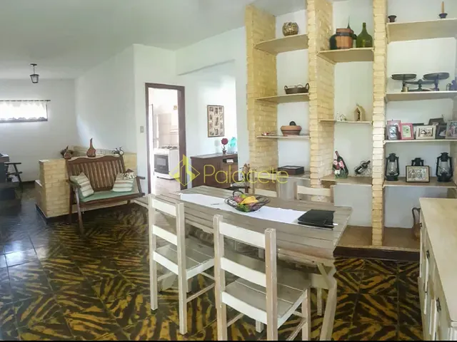 Chácara com 1700m² 2 quartos e 4 banheiros, à venda, no bairro Zona Rural em Pindamonhangaba