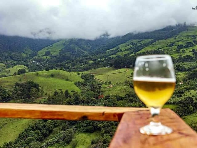 Chácara com 20000m² 9 quartos e 11 banheiros, à venda, no bairro Zona Rural em Guaratinguetá