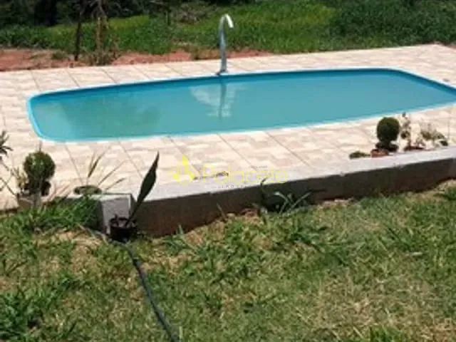 Chácara com 4500m² 4 quartos e 3 banheiros, à venda, no bairro Barreiro em Taubaté