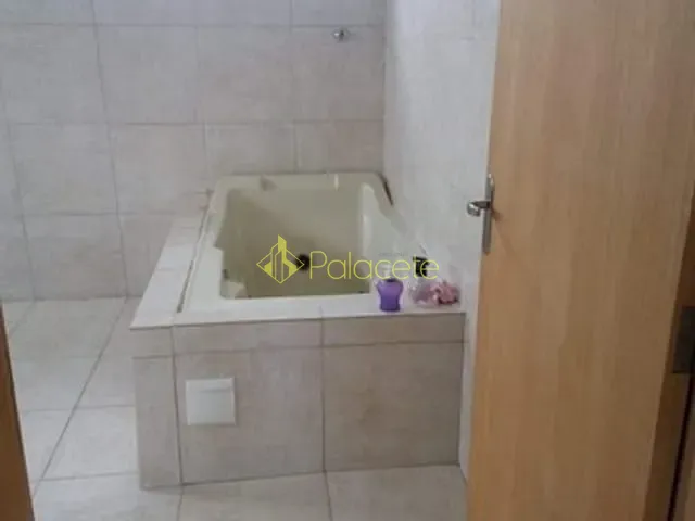 Chácara com 4500m² 4 quartos e 3 banheiros, à venda, no bairro Barreiro em Taubaté
