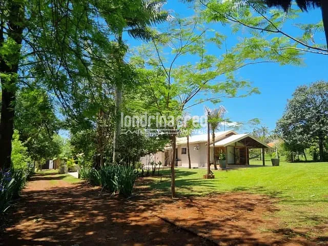 Chácara com 3040m² 3 quartos e 4 banheiros, à venda, no bairro Terras de Santana em Londrina
