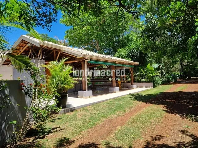 Chácara com 3040m² 3 quartos e 4 banheiros, à venda, no bairro Terras de Santana em Londrina