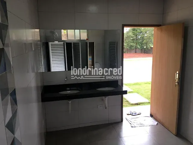 Chácara com 3300m² 3 quartos e 1 banheiro, à venda, no bairro Warta em Londrina
