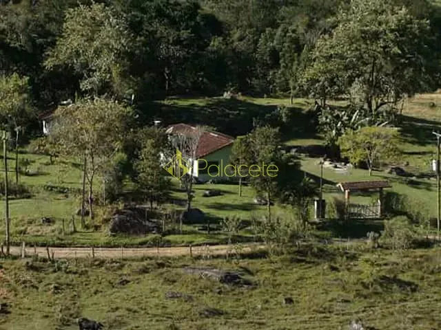 Chácara 2 quartos e 2 banheiros, à venda, no bairro Ribeirão Grande em Pindamonhangaba