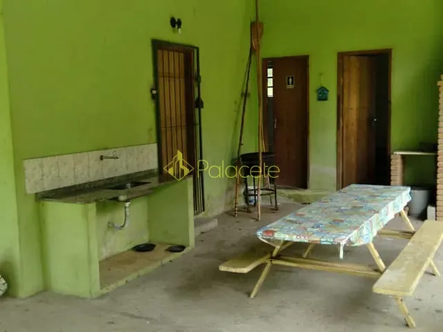 Chácara 2 quartos e 2 banheiros, à venda, no bairro Ribeirão Grande em Pindamonhangaba