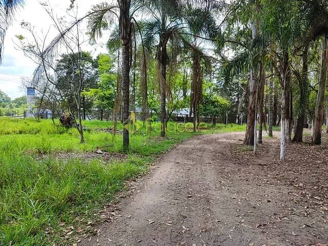 Chácara com 37000m² 2 quartos e 4 banheiros, à venda, no bairro Figueira em Guaratinguetá