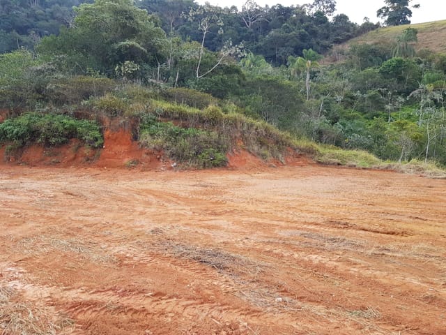 Chácara com 24000m² 2 quartos e 2 banheiros, à venda, no bairro Pinga em Pindamonhangaba