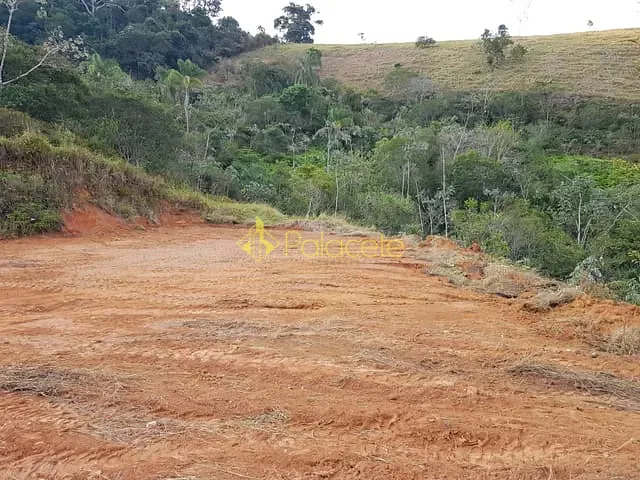 Chácara com 24000m² 2 quartos e 2 banheiros, à venda, no bairro Pinga em Pindamonhangaba