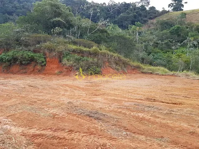 Chácara com 24000m² 2 quartos e 2 banheiros, à venda, no bairro Pinga em Pindamonhangaba