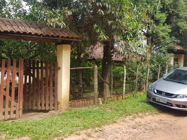 Chácara com 3300m² 2 quartos e 1 banheiro, à venda, no bairro Goiabal em Pindamonhangaba