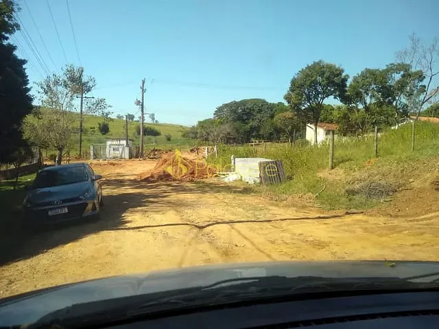 Chácara com 14000m² 3 quartos e 2 banheiros, à venda, no bairro Bosque dos Ipês em Guaratinguetá