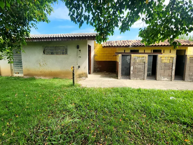 Chácara 5 quartos e 4 banheiros, à venda, no bairro Loteamento João Tamborindeguy Fernandes em Pindamonhangaba