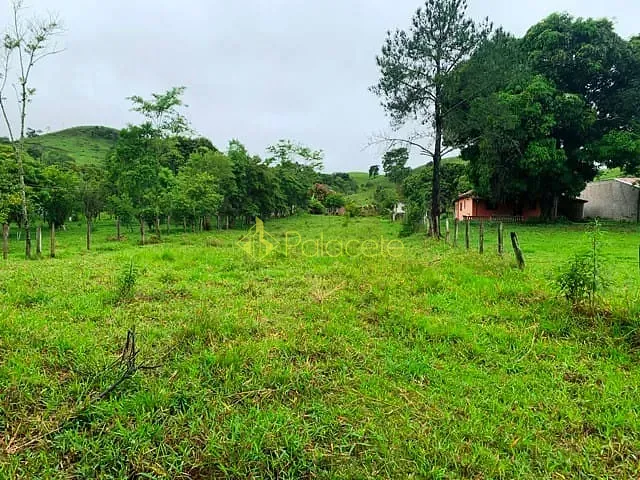 Chácara com 12850m² 1 quarto e 1 banheiro, à venda, no bairro Borba em Pindamonhangaba