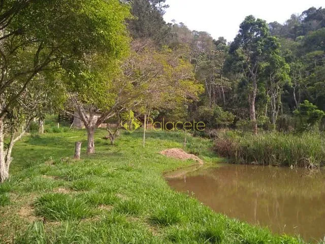 Chácara com 55000m² 3 quartos e 1 banheiro, à venda, no bairro Cedro em Cunha