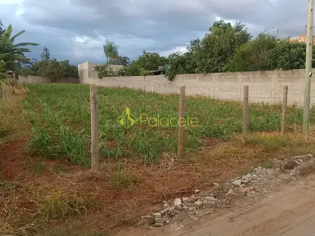 Chácara à venda, no bairro Vila São Benedito em Pindamonhangaba