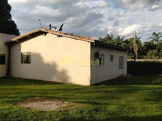 Chácara com 3948m² 3 quartos e 2 banheiros, à venda, no bairro Feital em Pindamonhangaba