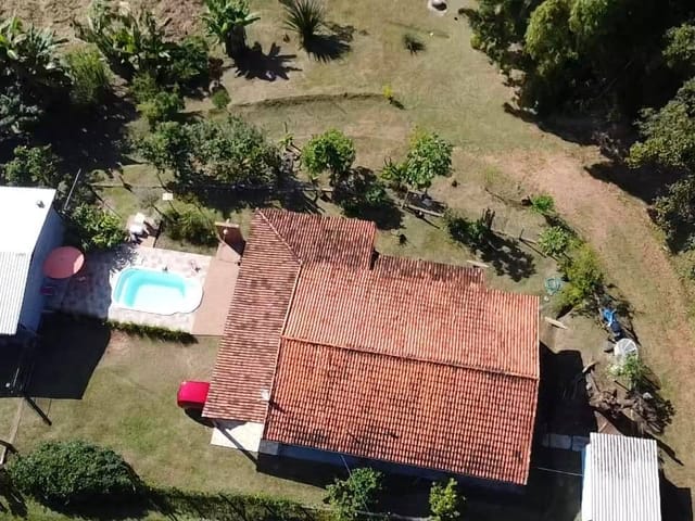 Chácara com 9600m² 3 quartos e 3 banheiros, à venda, no bairro Bairro do Pinga em Pindamonhangaba