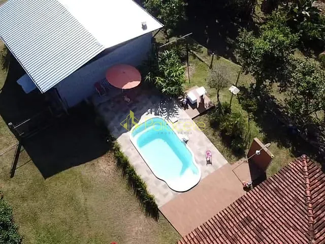 Chácara com 9600m² 3 quartos e 3 banheiros, à venda, no bairro Bairro do Pinga em Pindamonhangaba