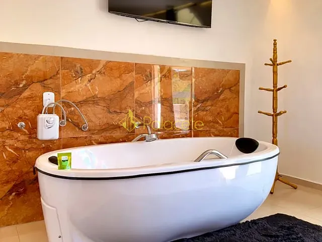 Chácara com 500m² 1 quarto e 2 banheiros, à venda, no bairro Goiabal em Pindamonhangaba
