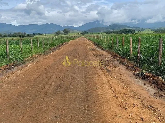 Chácara com 20000m², à venda, no bairro Bom Sucesso em Pindamonhangaba