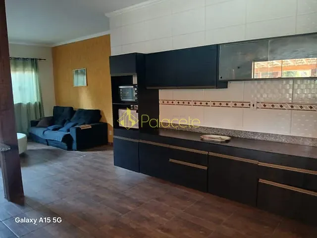 Chácara com 1200m² 3 quartos e 4 banheiros, à venda ou para alugar, no bairro Goiabal em Pindamonhangaba