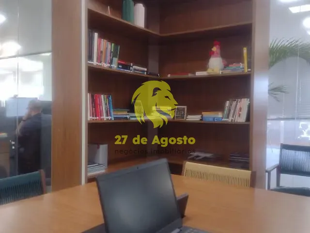 Conjunto comercial com 200m², à venda, no bairro Vila Monumento em São Paulo